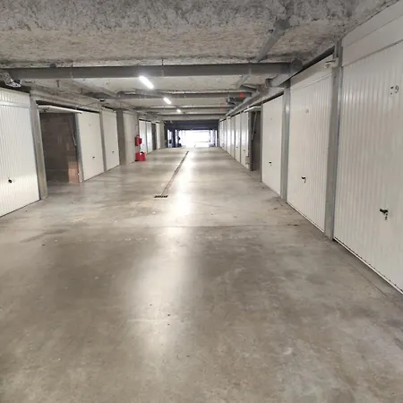 Apartment T2 L Isle D'abeau Confortable Avec Terrasse Et Garage Prive