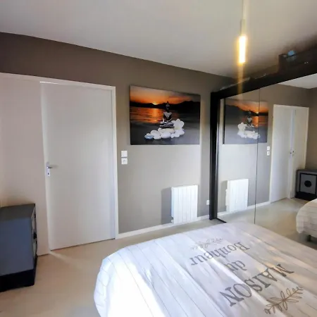 T2 L Isle D'abeau Confortable Avec Terrasse Et Garage Prive Saint-Germain (Isere)