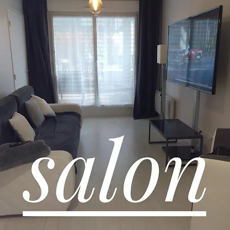 Apartment T2 L Isle D'abeau Confortable Avec Terrasse Et Garage Prive