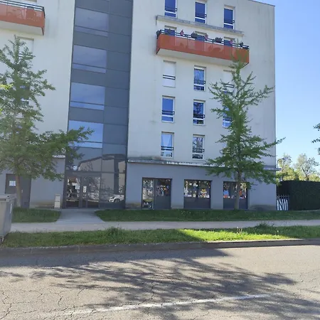 T2 L Isle D'abeau Confortable Avec Terrasse Et Garage Prive Saint-Germain (Isere)
