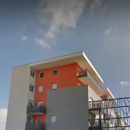 T2 L Isle D'abeau Confortable Avec Terrasse Et Garage Prive Apartment